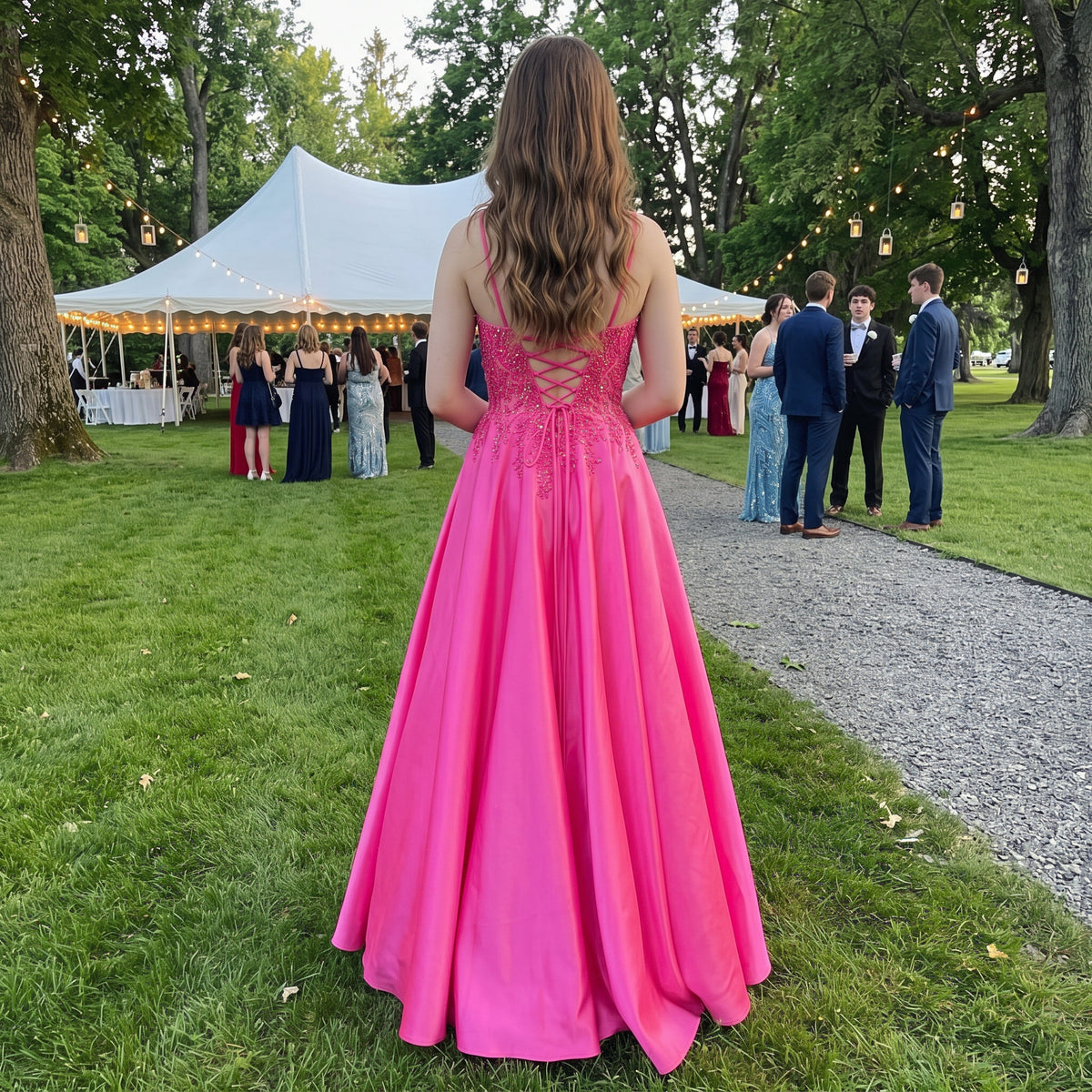 Robe de soirée longue avec dos ouvert et laçage corset ajustable