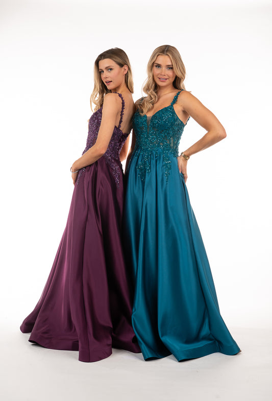 Robe de bal coupe A avec jupe en satin et haut en dentelle, couleurs sarcelle et aubergine